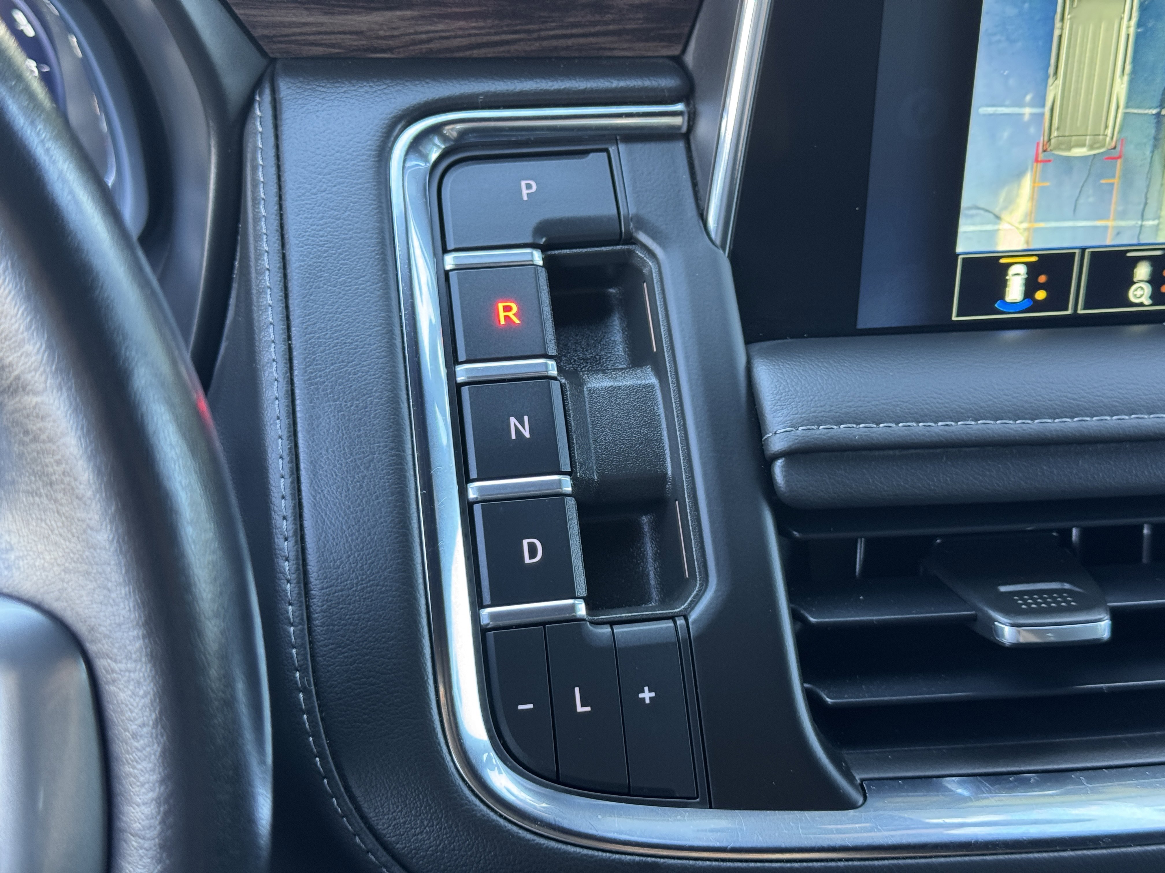 Certified 2022 Chevrolet Tahoe Z71 w/ Luxury Package image 29