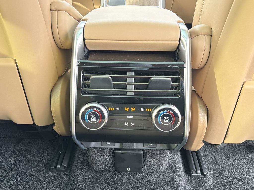 New 2026 Land Rover Range Rover Long Wheelbase SE image 20