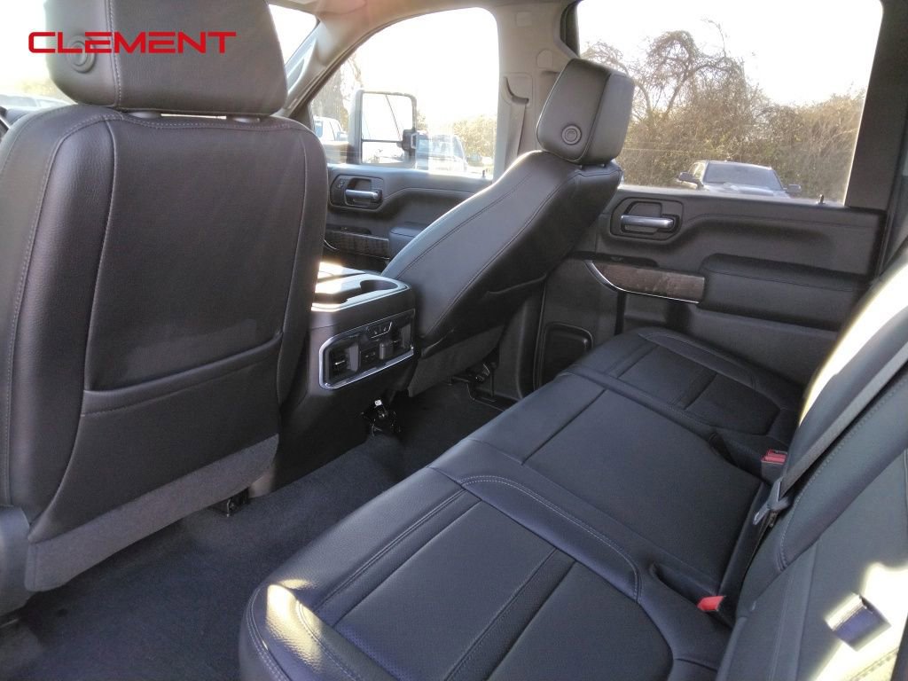 Used 2022 GMC Sierra 3500 Denali w/ Denali Ultimate Package image 31