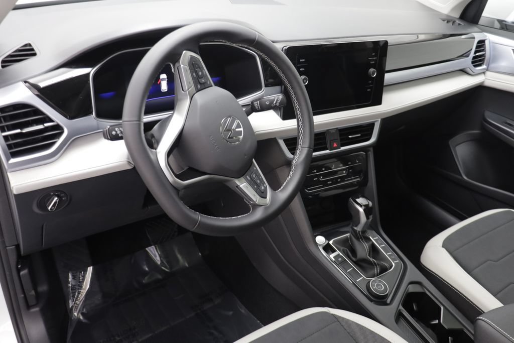 New 2026 Volkswagen Taos SE AWD/4WD image 7
