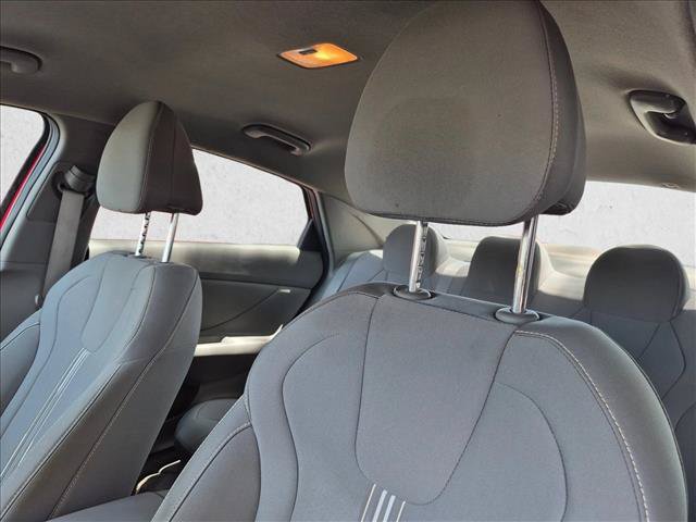 Used 2021 Hyundai Elantra SEL w/ Convenience Package FWD image 4
