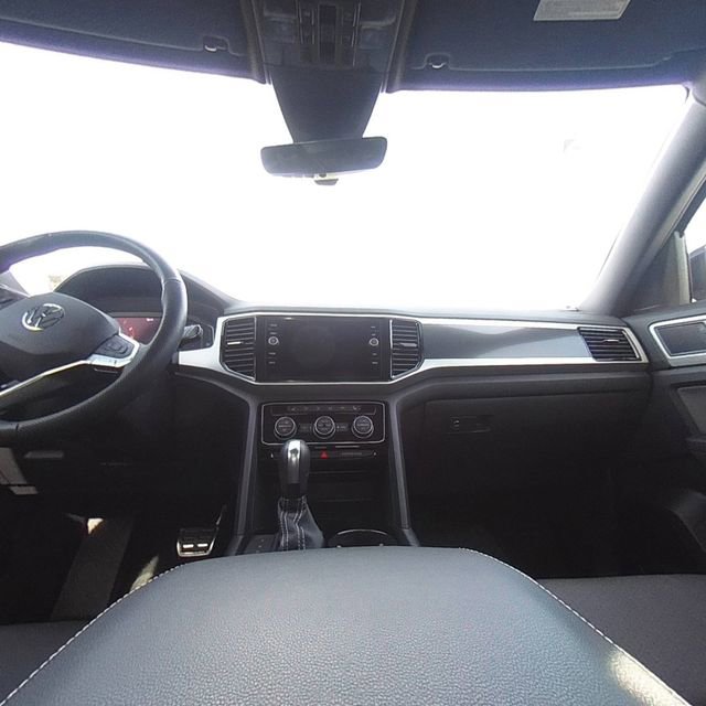 Used 2023 Volkswagen Atlas Cross Sport SEL R-Line image 20