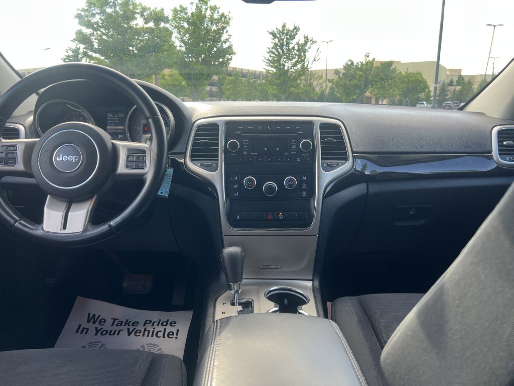Used 2013 Jeep Grand Cherokee Laredo w/ Laredo E Group AWD/4WD image 19