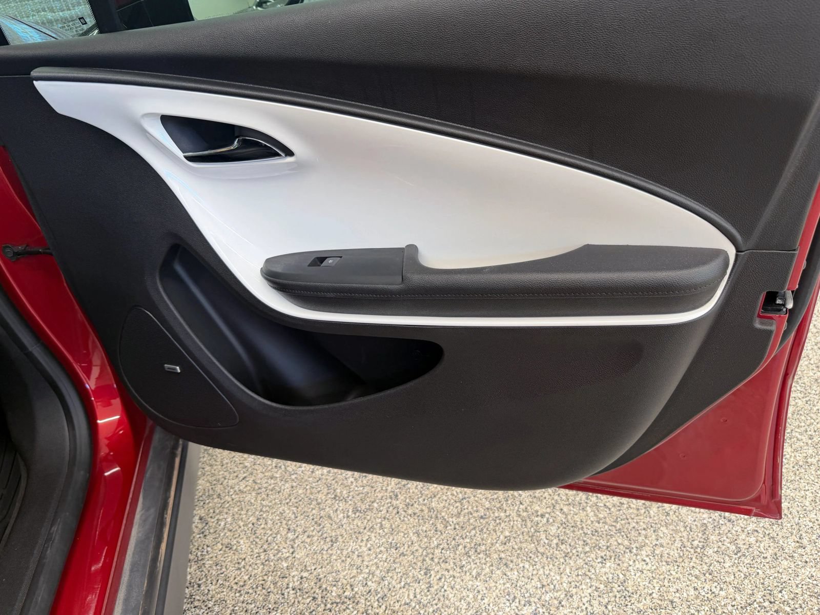 Used 2015 Chevrolet Volt Premium w/ Premium Trim Package FWD image 22