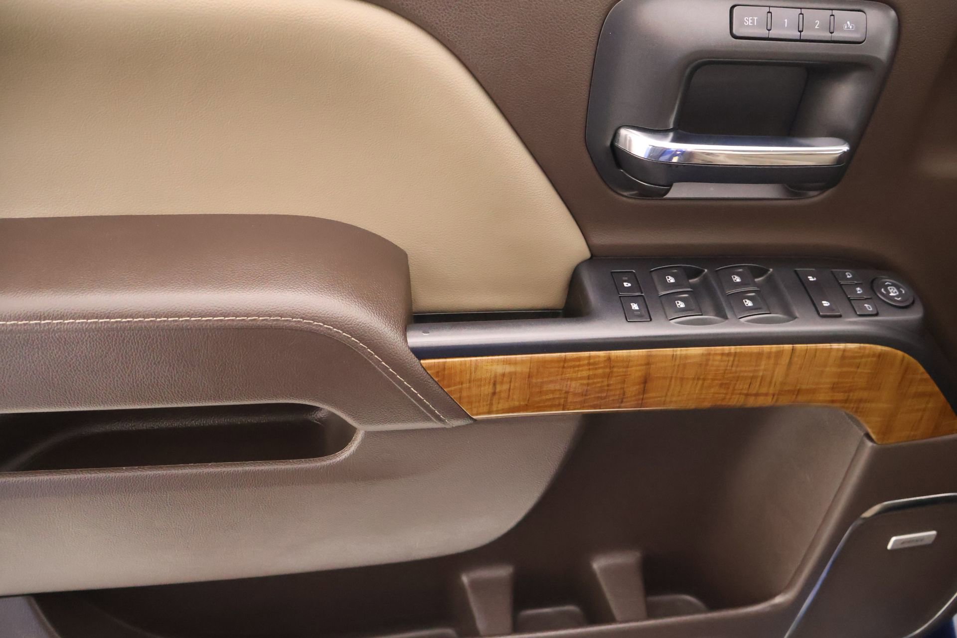 Used 2017 GMC Sierra 1500 SLT w/ SLT Premium Package image 14