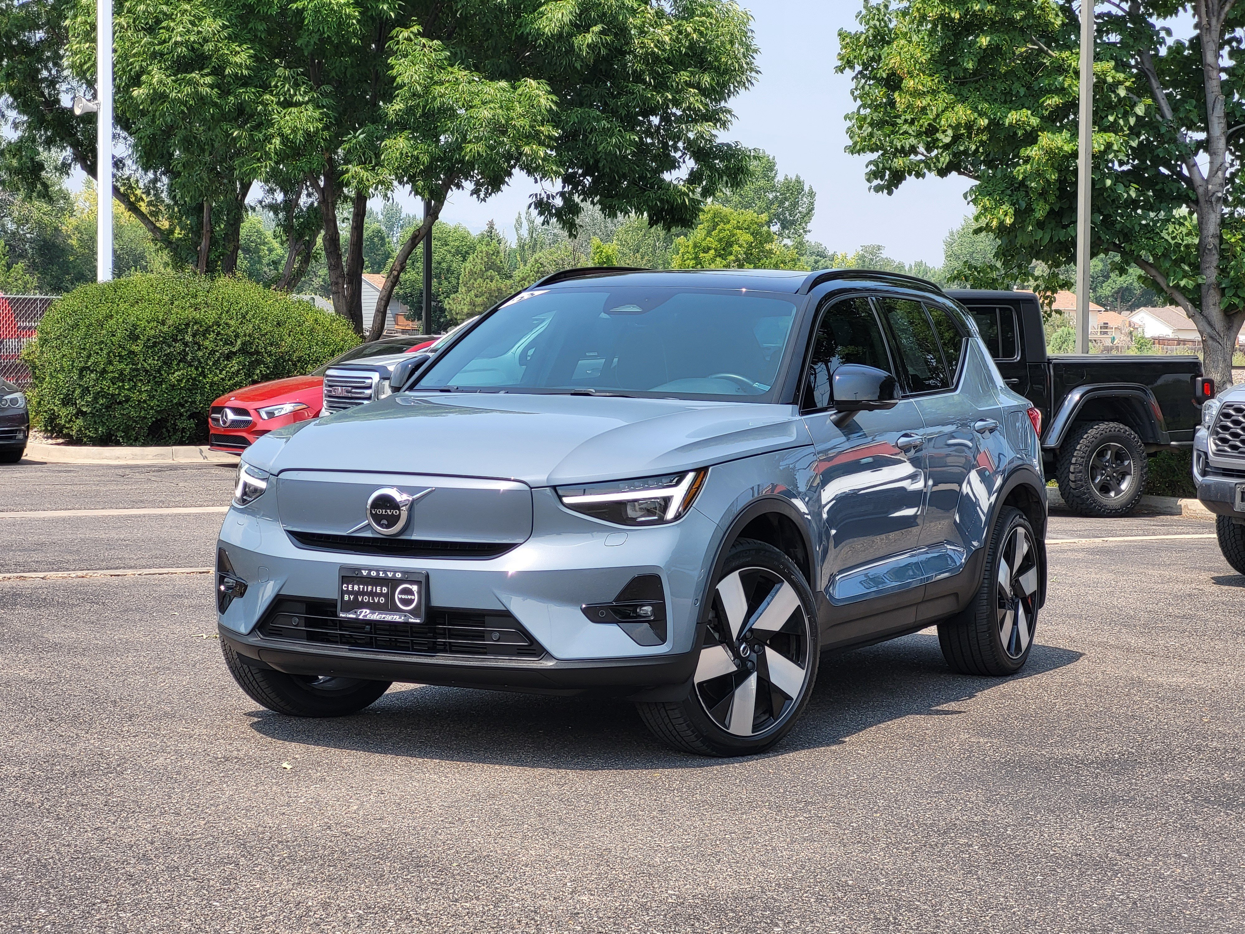 Certified 2023 Volvo XC40 Recharge Ultimate w/ Protection Package Premier AWD/4WD image 2