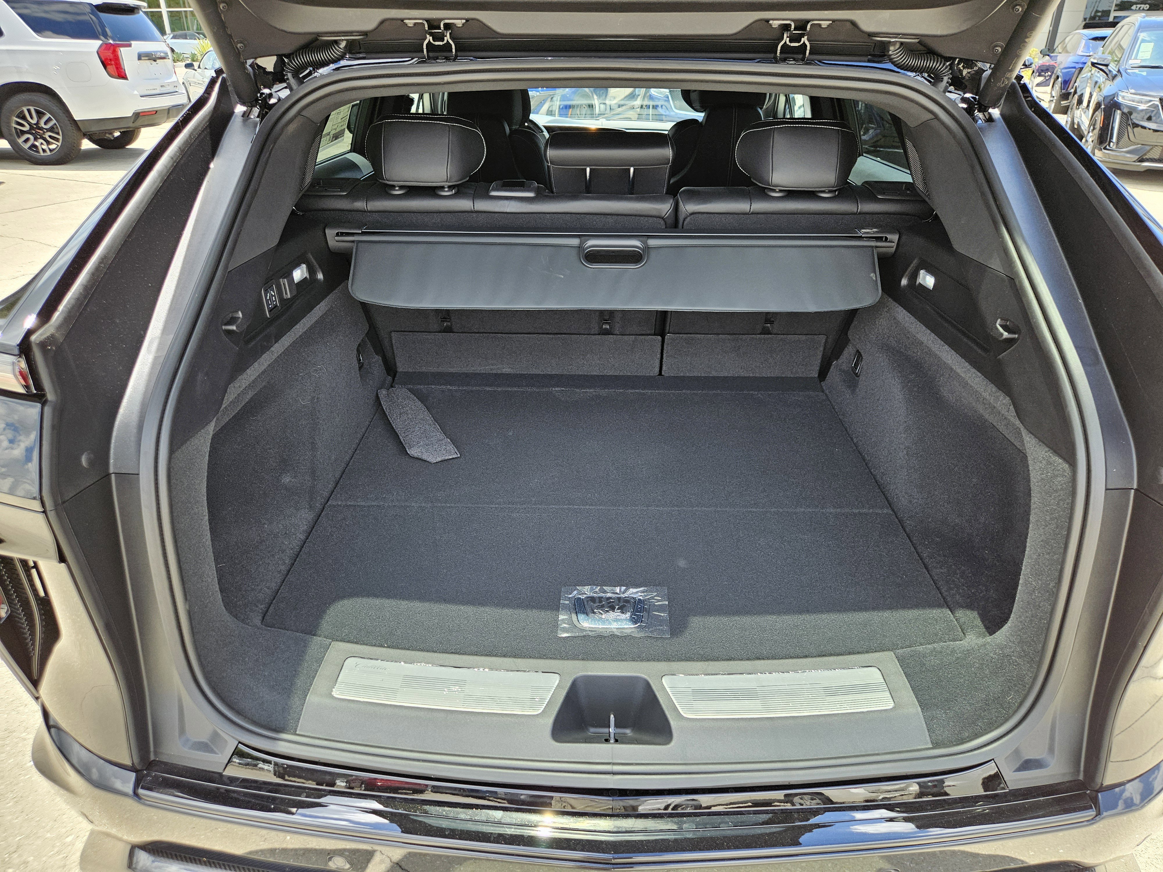 New 2026 Cadillac Lyriq V w/ Exterior Carbon Fiber Package image 12