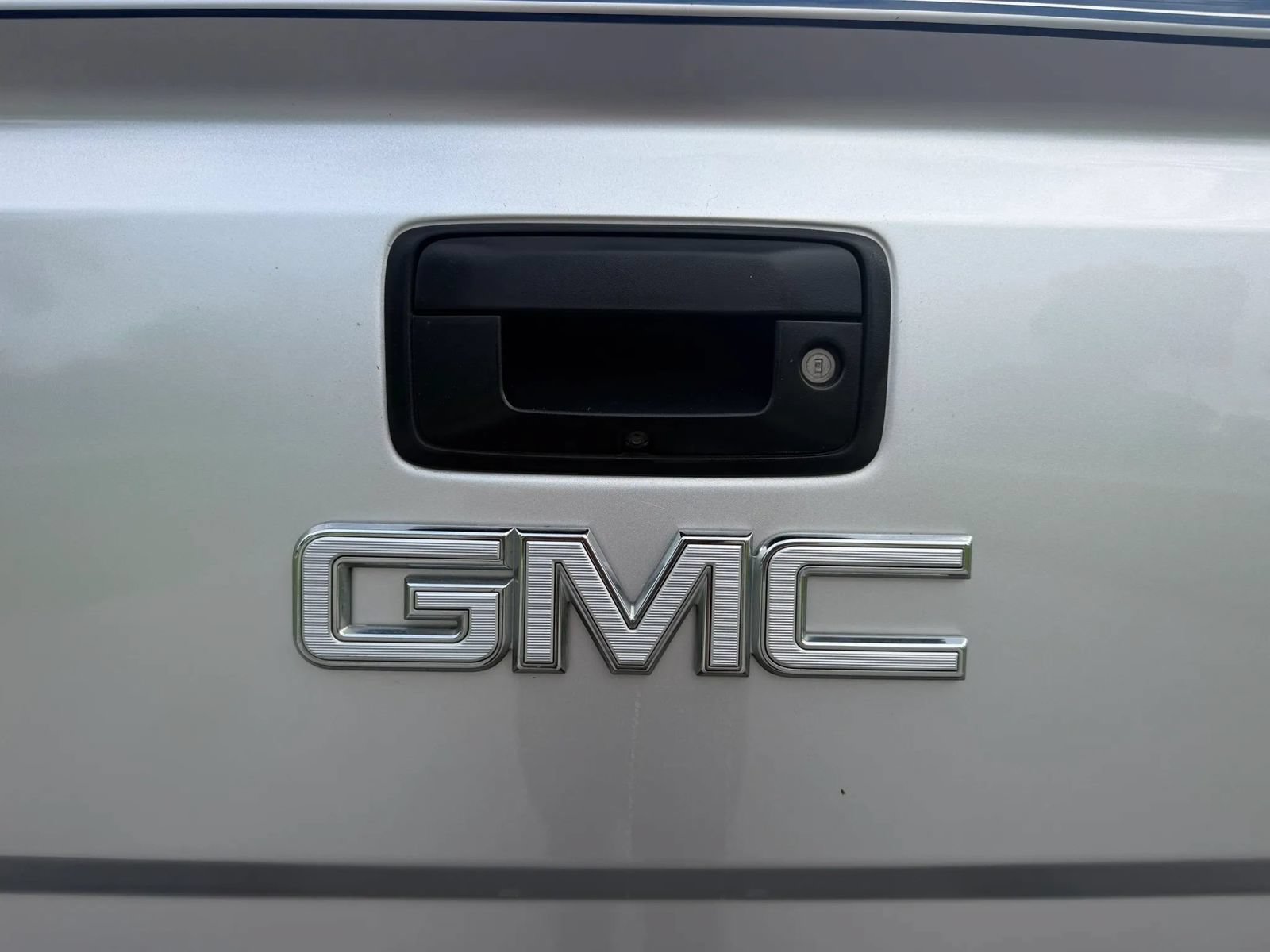 Used 2016 GMC Sierra 1500 SLT w/ Enhanced Driver Alert Package AWD/4WD image 32