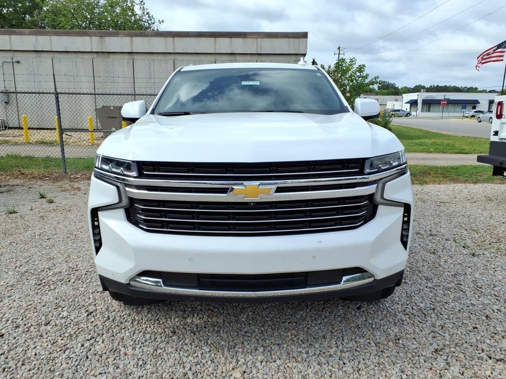 Used 2024 Chevrolet Suburban LT w/ LT Signature Plus Package AWD/4WD image 9