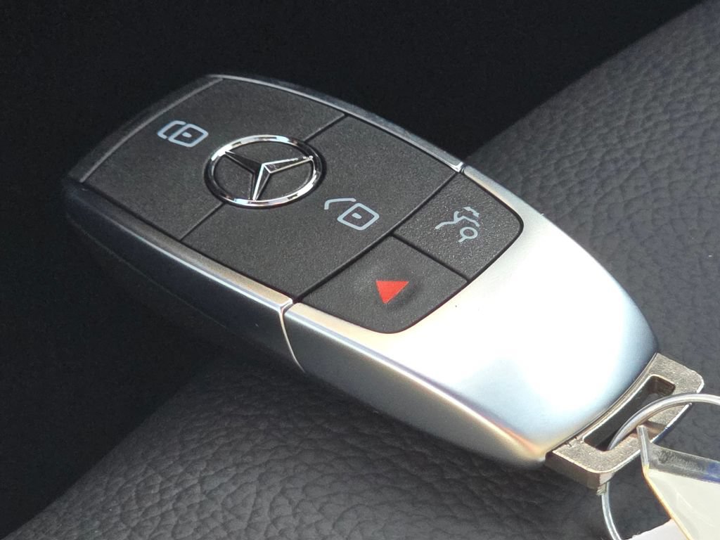 New 2026 Mercedes-Benz GLB 250 4MATIC image 36