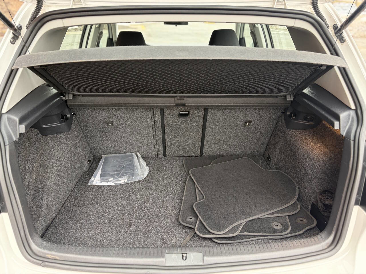 Used 2013 Volkswagen Golf 4-Door image 19