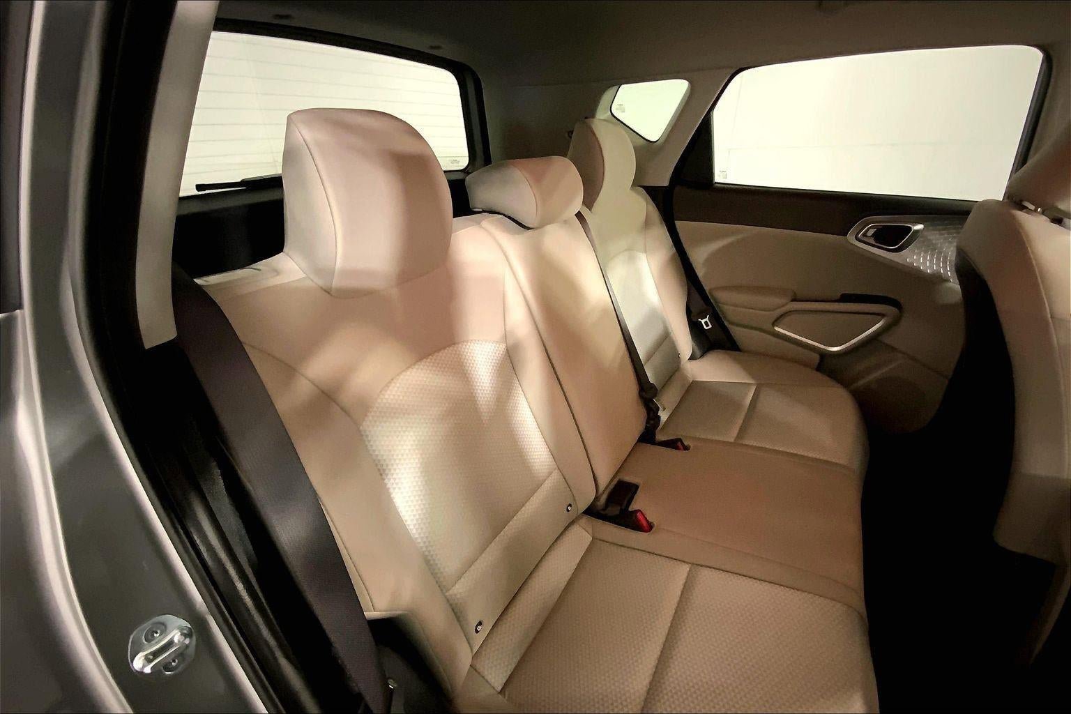 Certified 2025 Kia Soul LX image 23