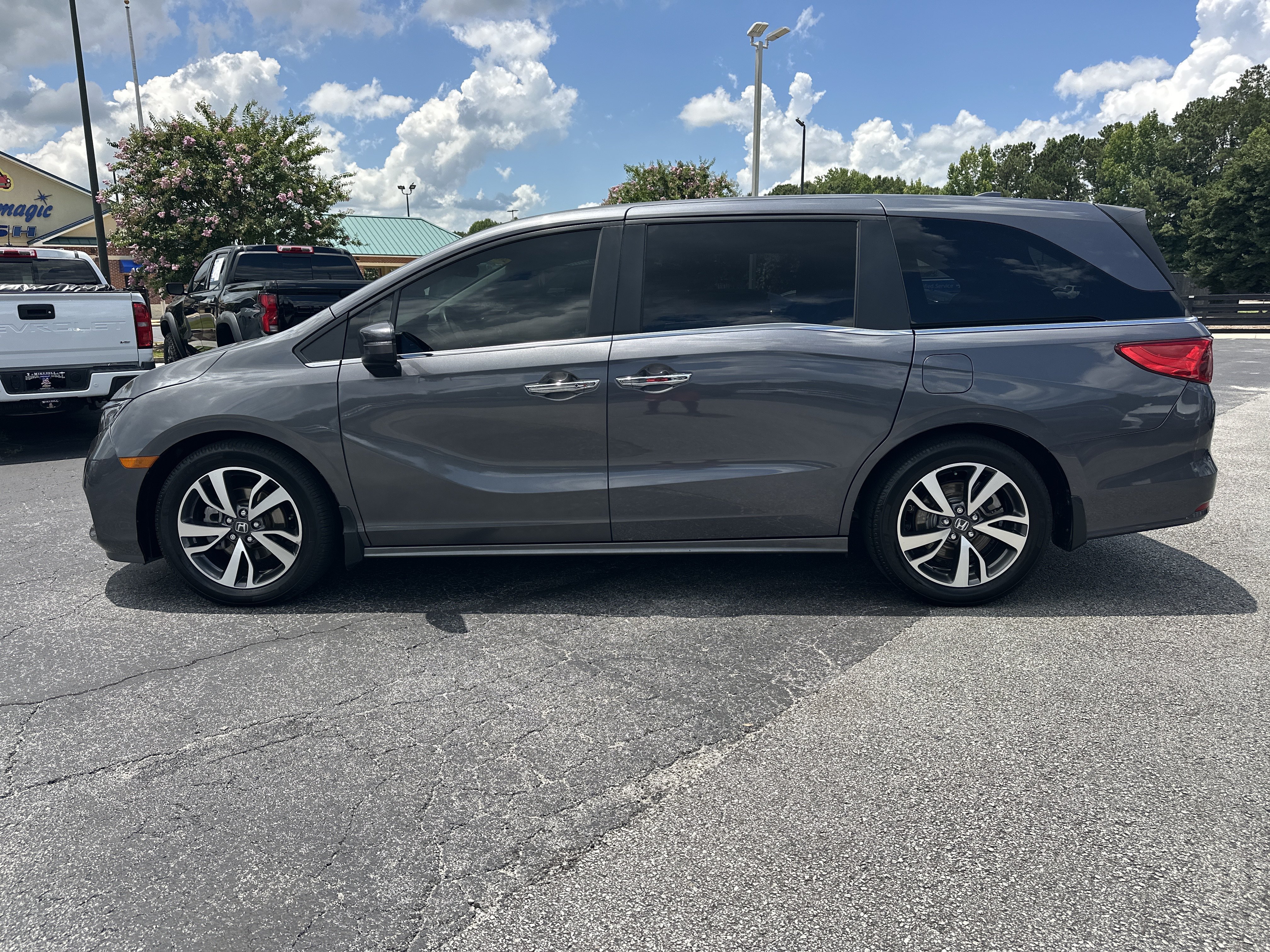 Used 2023 Honda Odyssey Touring image 5