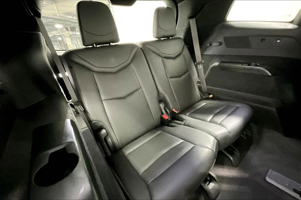 Used 2024 Cadillac XT6 Sport w/ Technology Package image 37