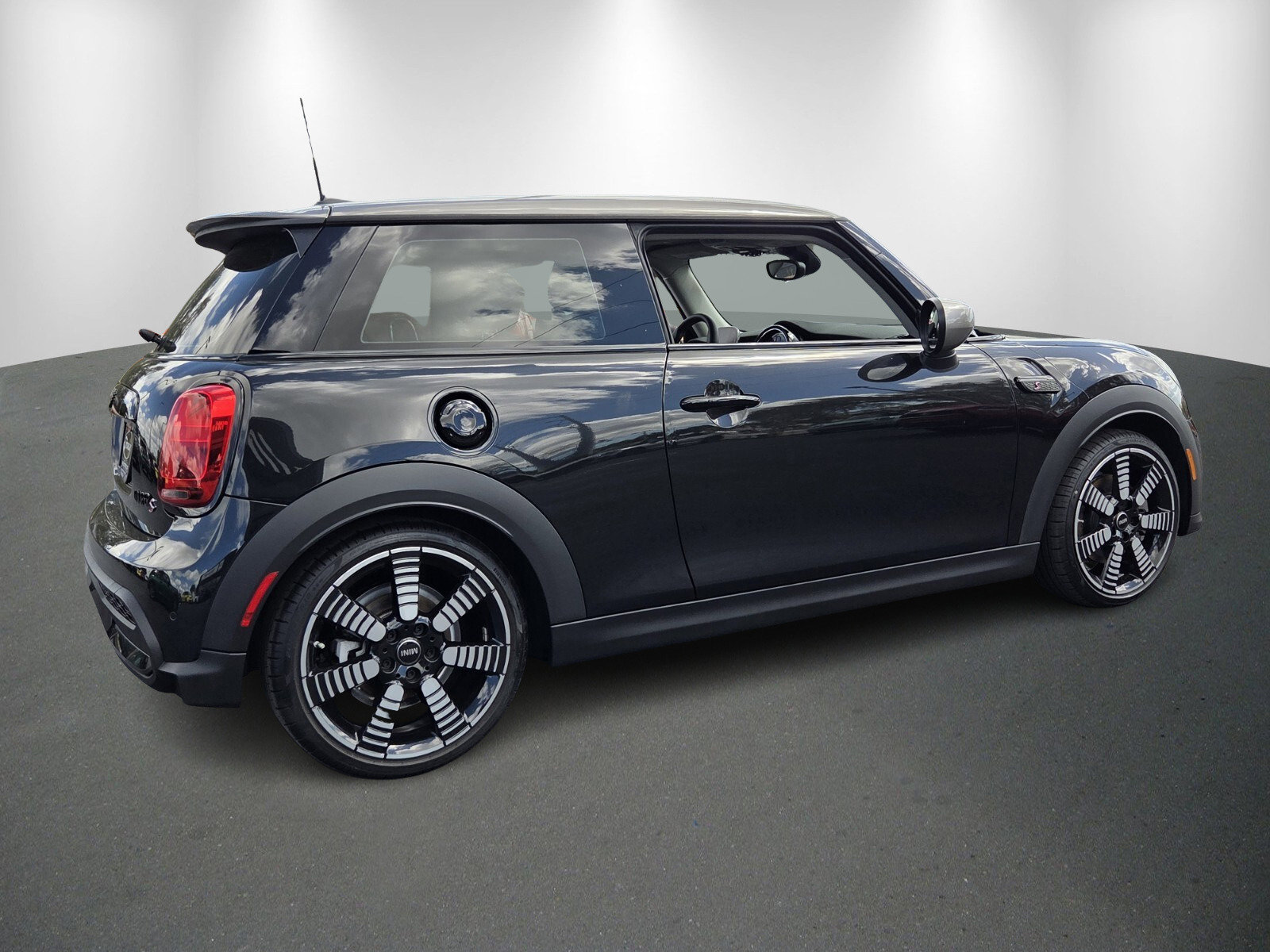 Used 2023 MINI Cooper S image 7