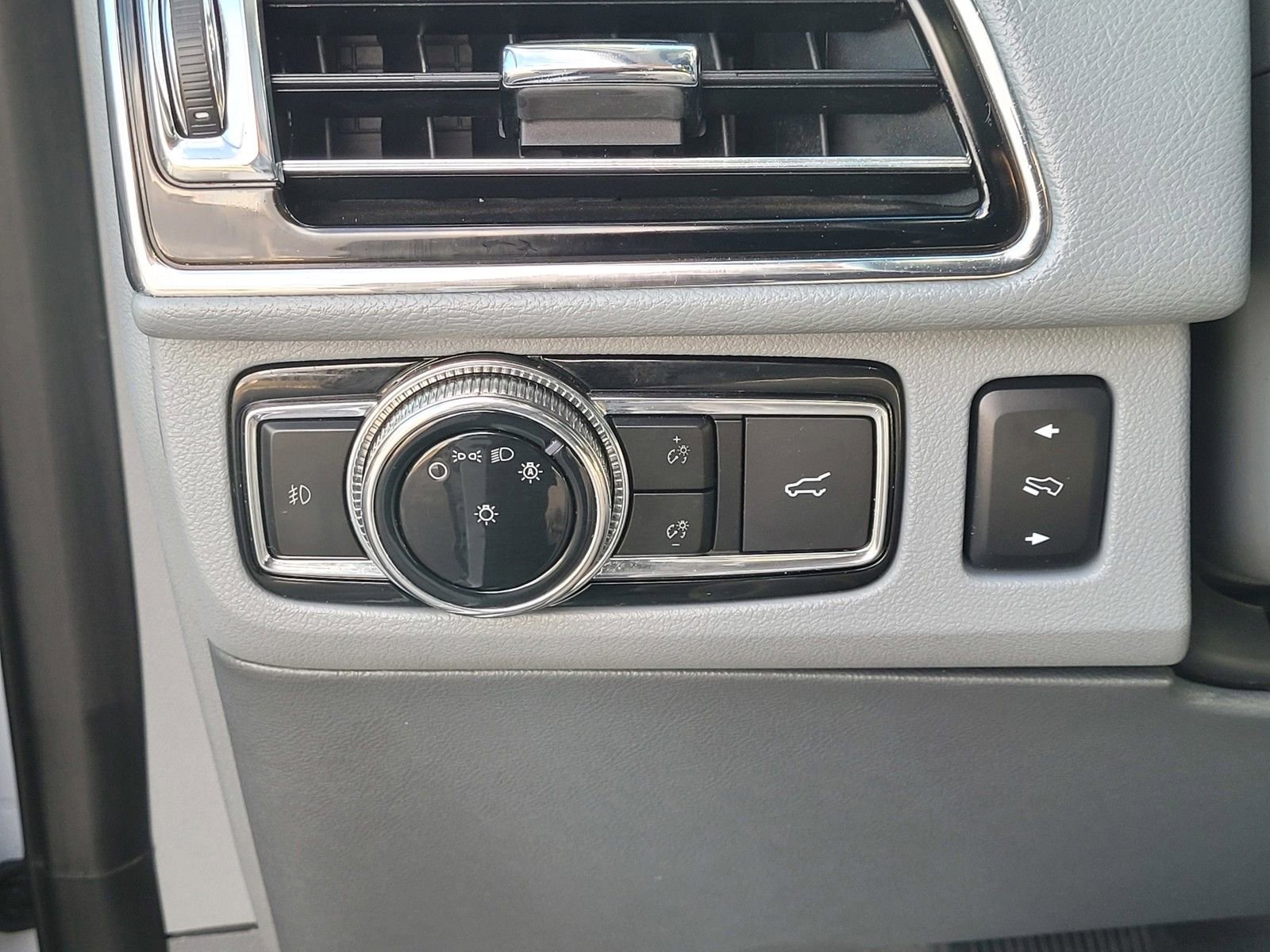 Used 2020 Lincoln Navigator Reserve image 18