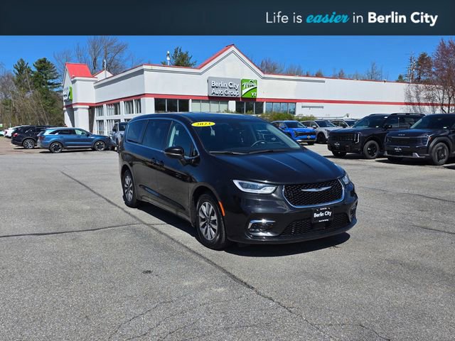 Used 2023 Chrysler Pacifica Touring-L