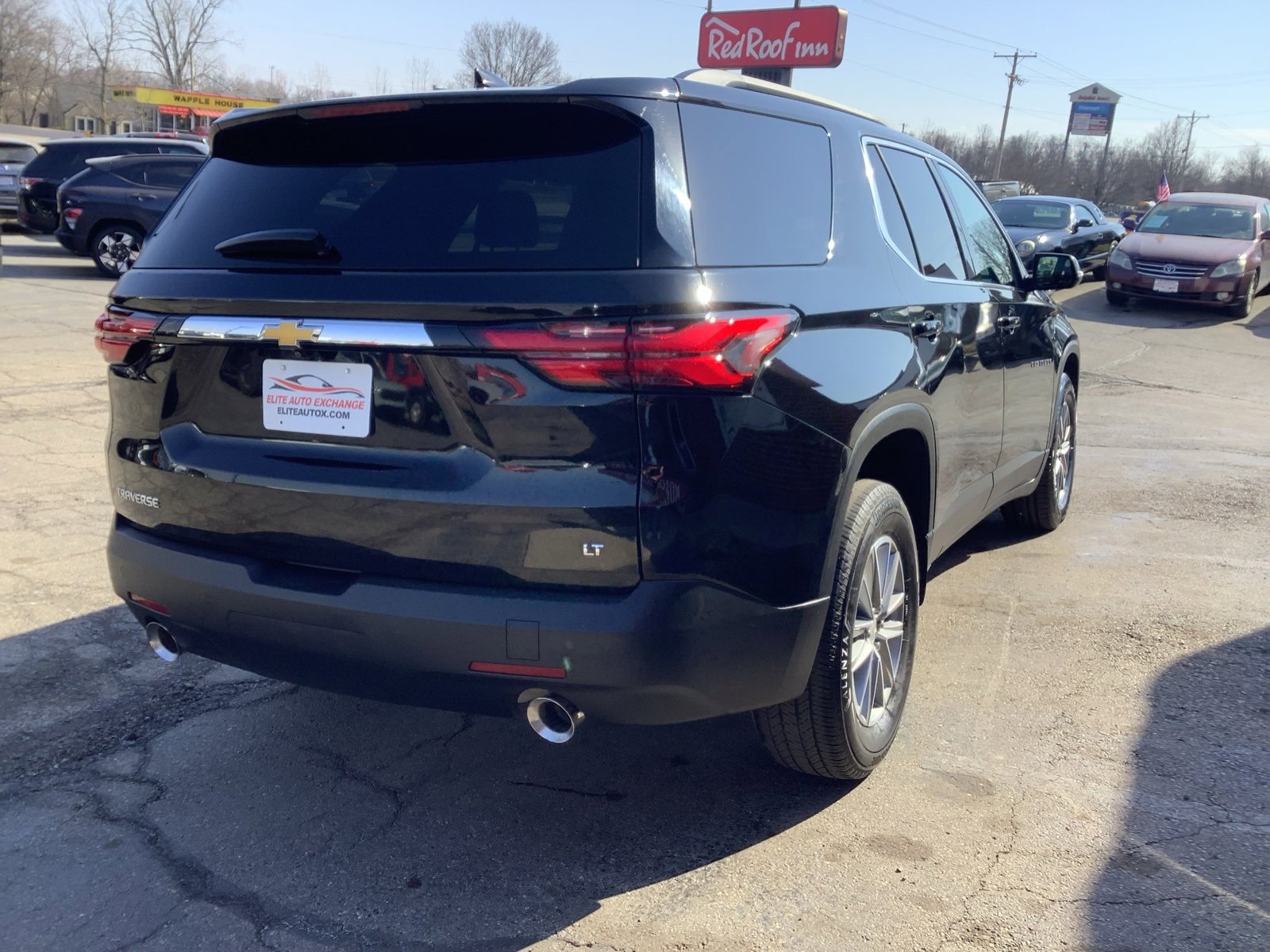 Used 2023 Chevrolet Traverse LT image 7