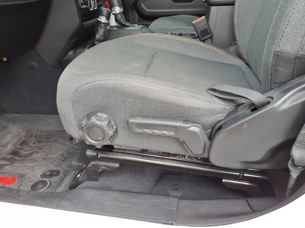 Used 2025 Jeep Gladiator Sport AWD/4WD image 25