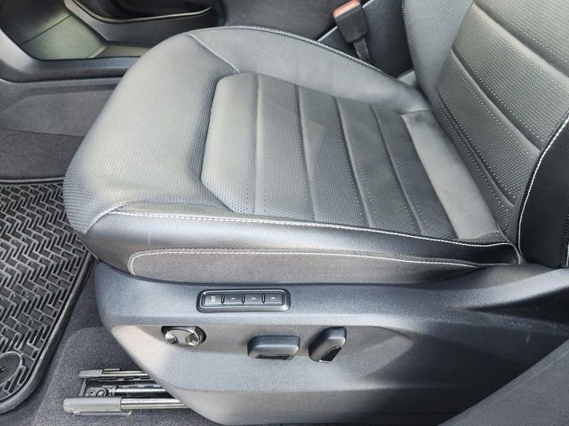 Used 2024 Volkswagen Atlas Cross Sport SEL R-Line image 26
