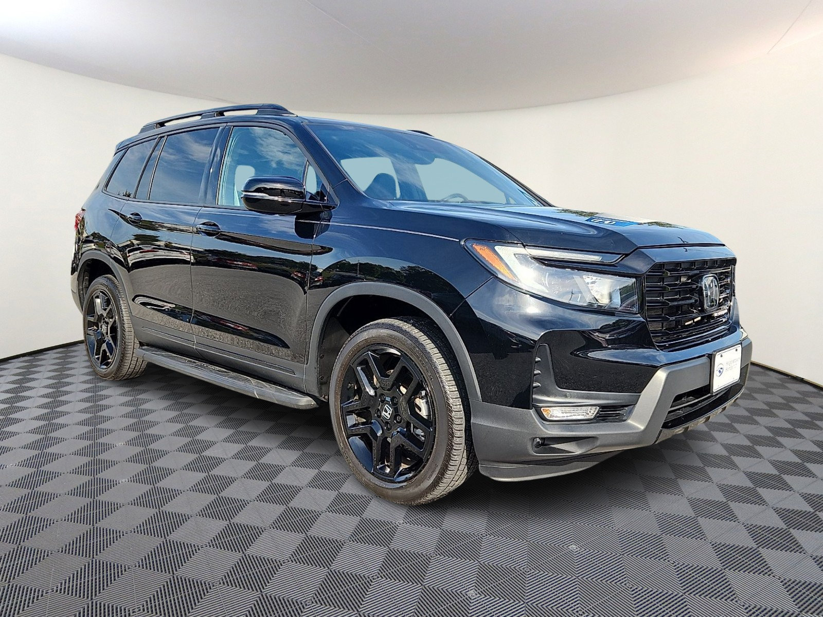 Used 2024 Honda Passport Black Edition image 1