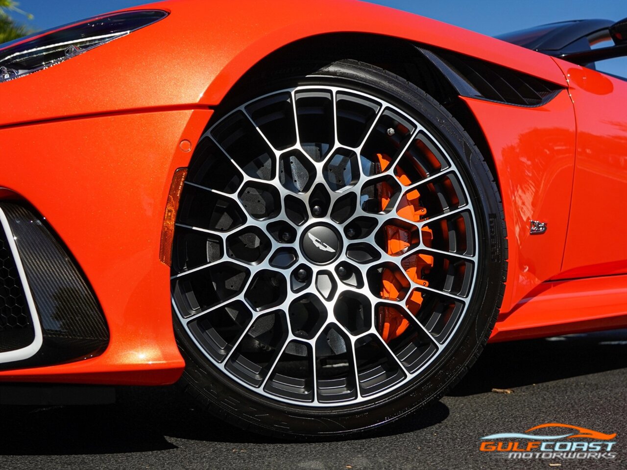 Used 2023 Aston Martin DBS Superleggera Volante RWD image 13