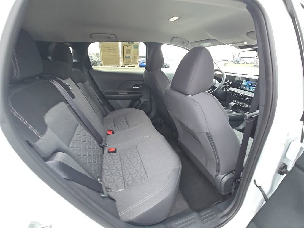 Used 2025 Nissan Kicks SV image 30