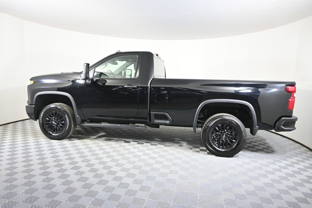 Used 2025 Chevrolet Silverado 3500 W/T image 3