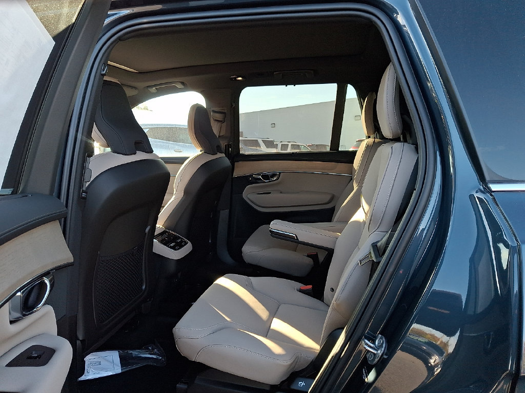 New 2027 Volvo XC90 B6 Plus AWD/4WD image 8