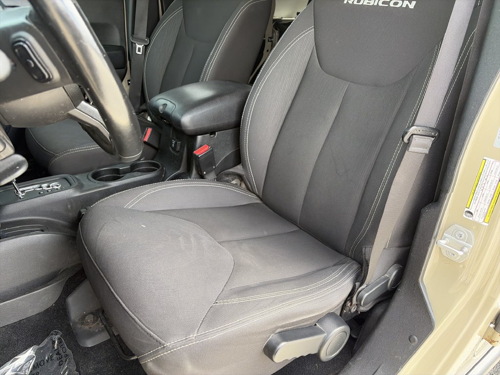 Used 2018 Jeep Wrangler Unlimited Rubicon w/ Connectivity Group AWD/4WD image 12