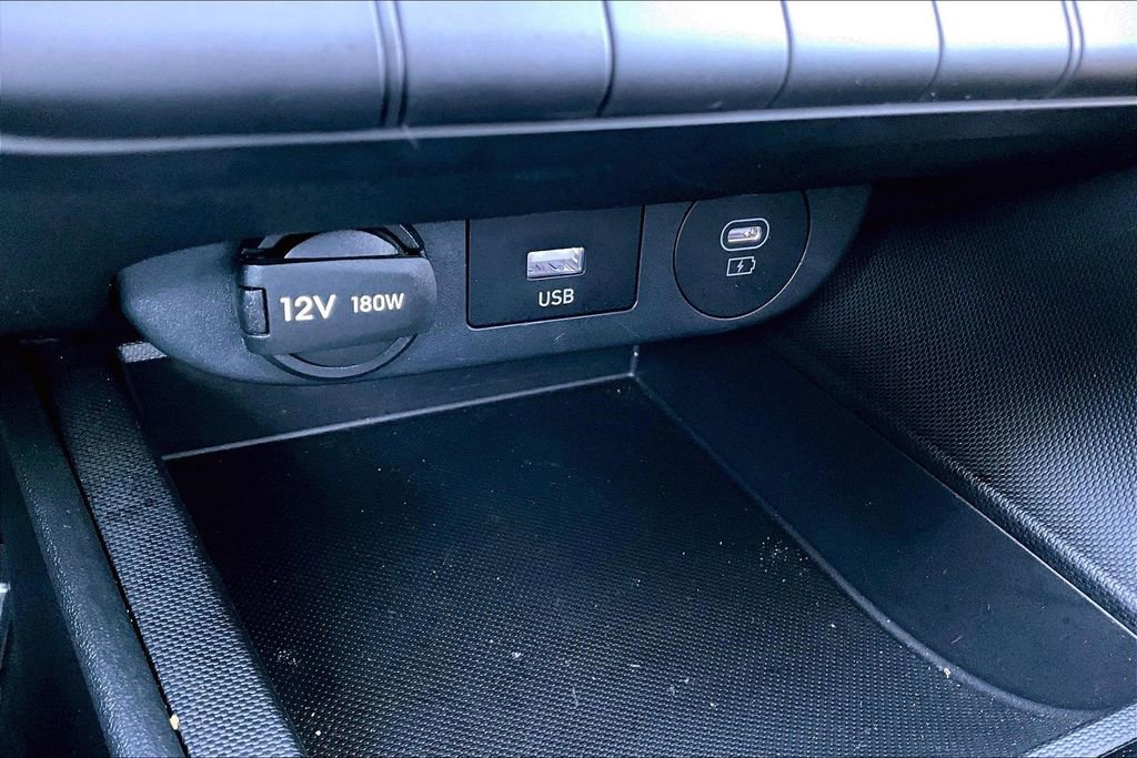 Used 2024 Hyundai Elantra SE image 32