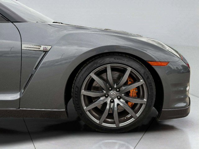 Used 2013 Nissan GT-R Premium image 48