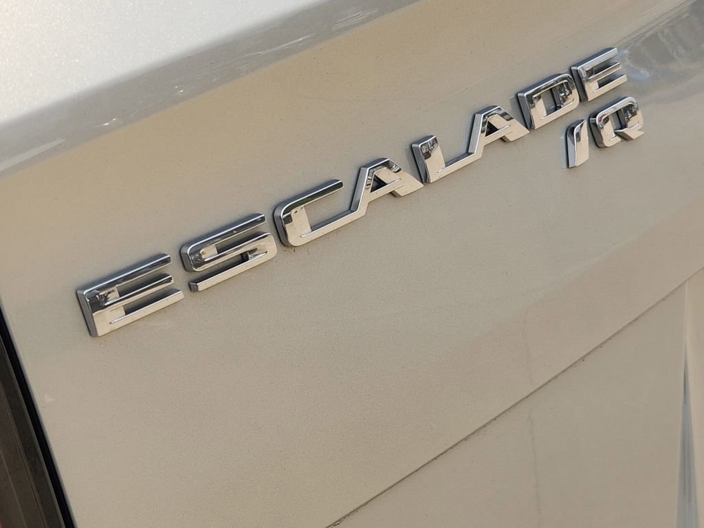 Used 2025 Cadillac Escalade IQ Luxury 1 w/ LPO, Radiant Package AWD/4WD image 12