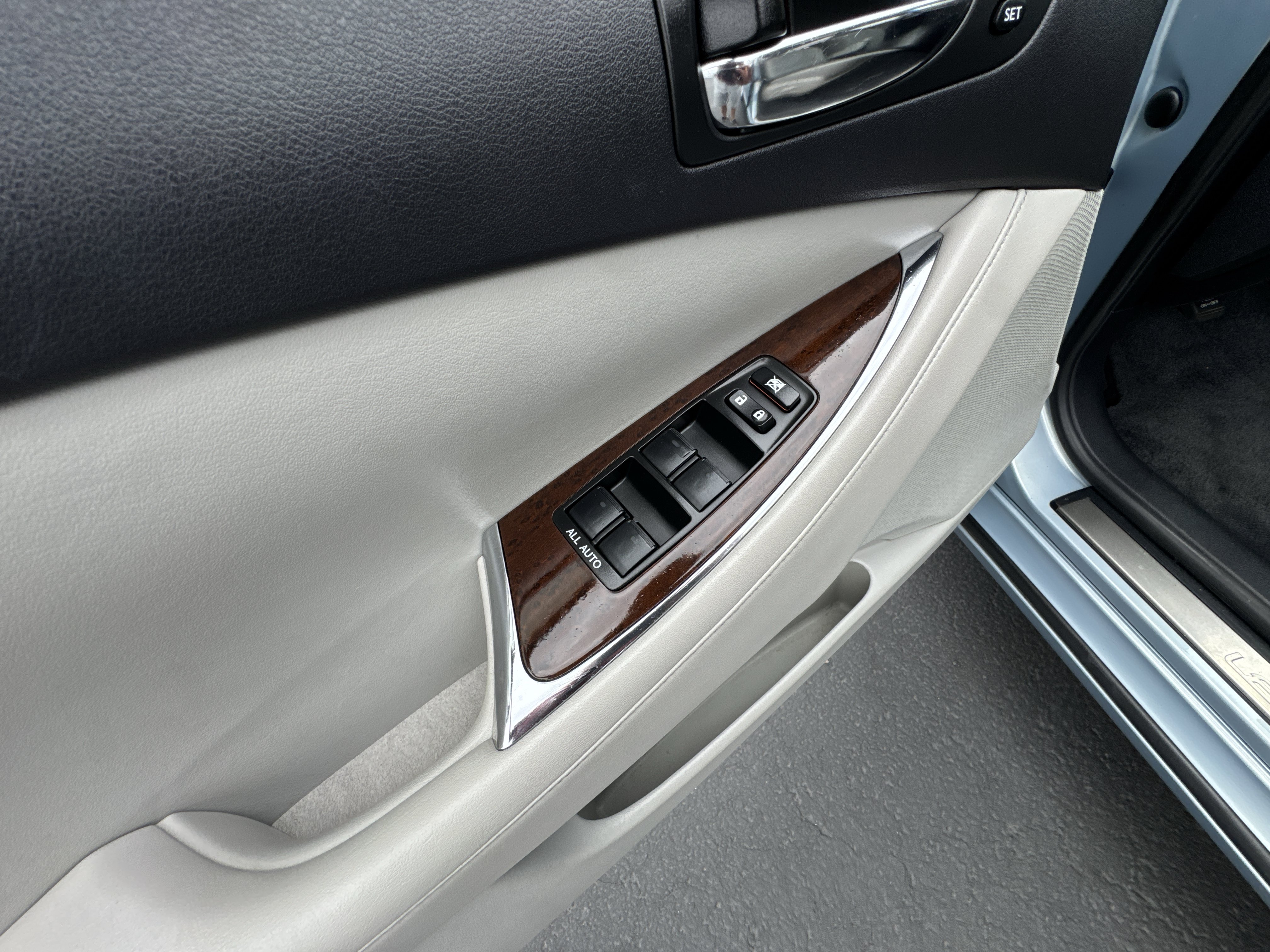 Used 2011 Lexus ES 350 FWD image 24