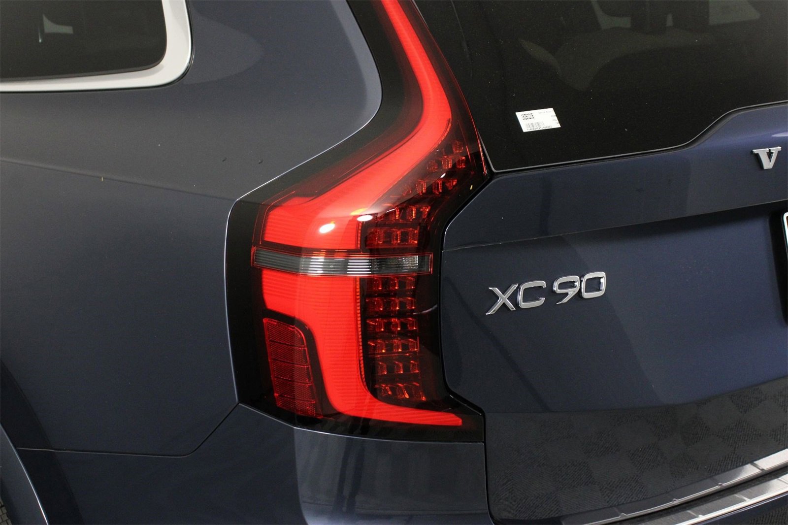 New 2026 Volvo XC90 B6 Plus w/ Protection Package Premier image 15