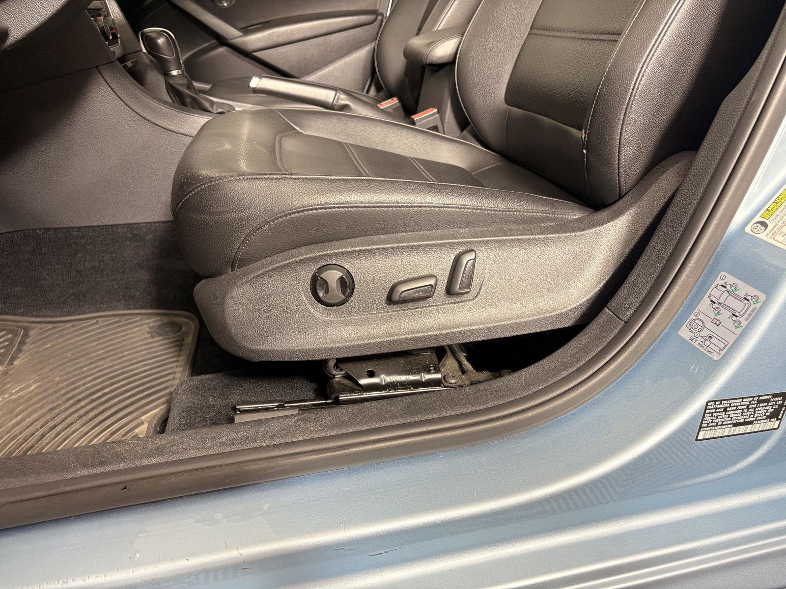 Used 2013 Volkswagen Passat 2.5 SE FWD image 13