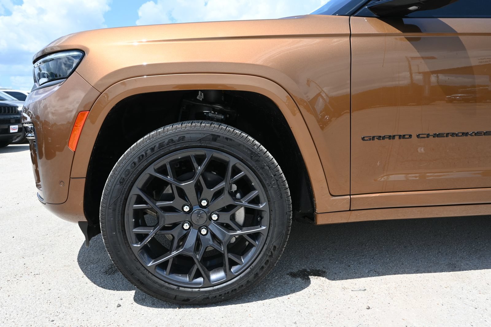 New 2026 Jeep Grand Cherokee L Summit AWD/4WD image 7