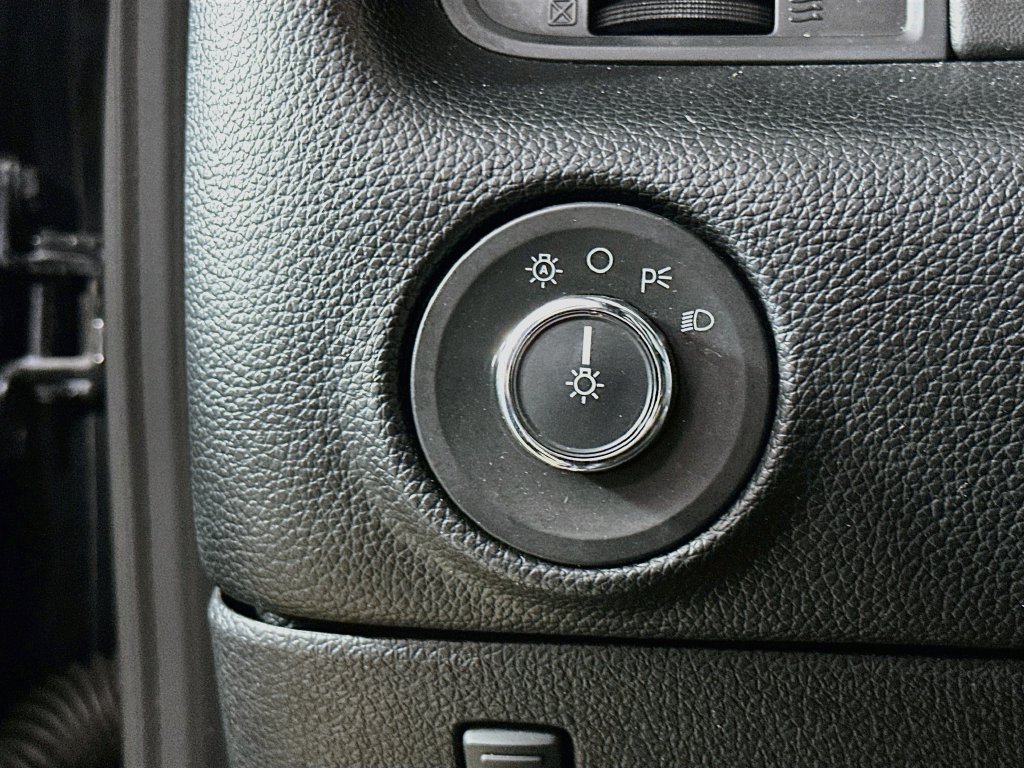 Used 2017 Lincoln Navigator L Select RWD image 12