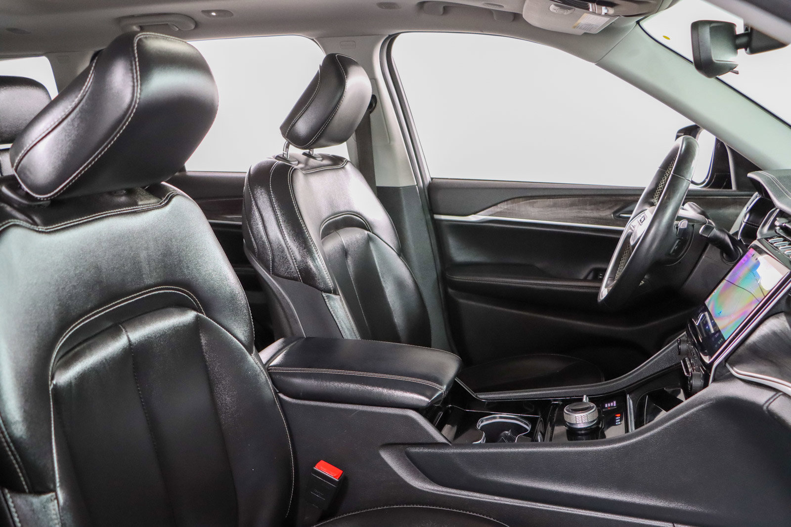 Used 2023 Jeep Grand Cherokee Limited image 27