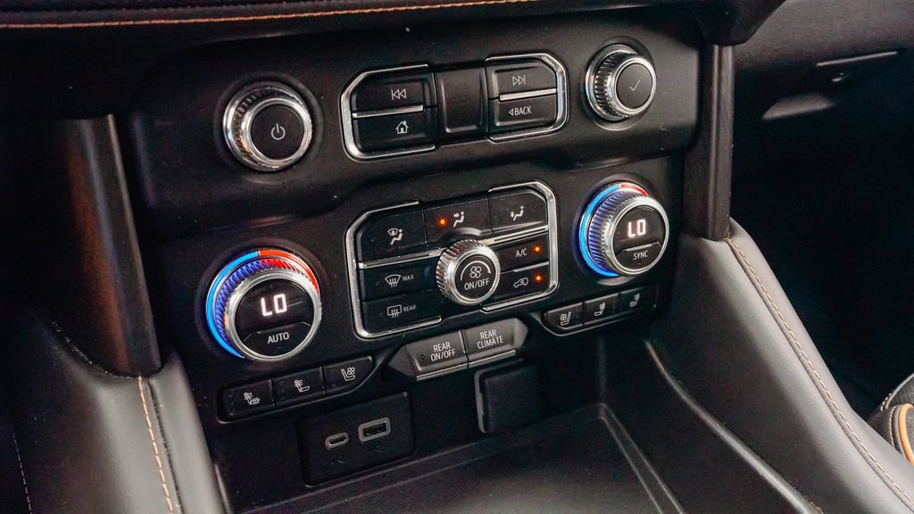 Used 2023 GMC Yukon AT4 w/ AT4 Premium Package AWD/4WD image 20