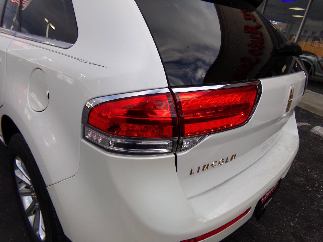 Used 2012 Lincoln MKX FWD image 18