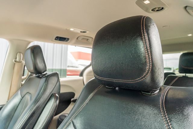 Used 2019 Chrysler Pacifica Touring-L image 20