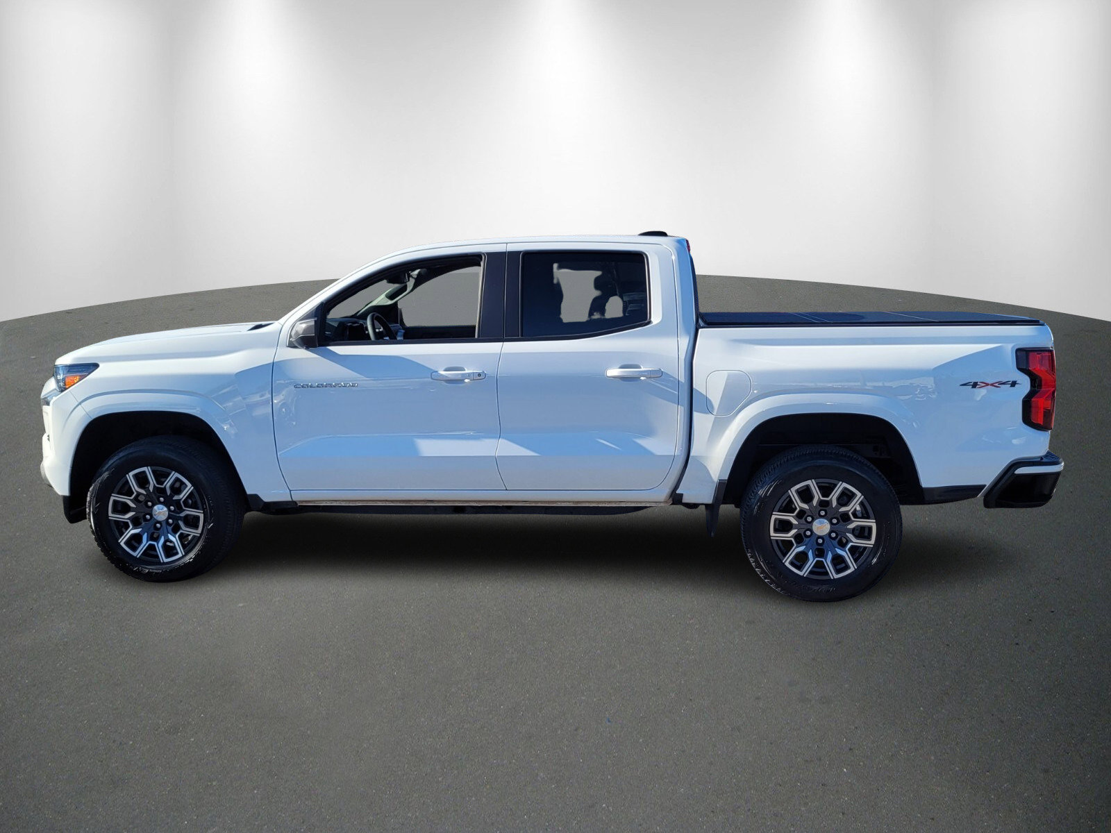 Used 2023 Chevrolet Colorado LT w/ LT Convenience Package II image 4