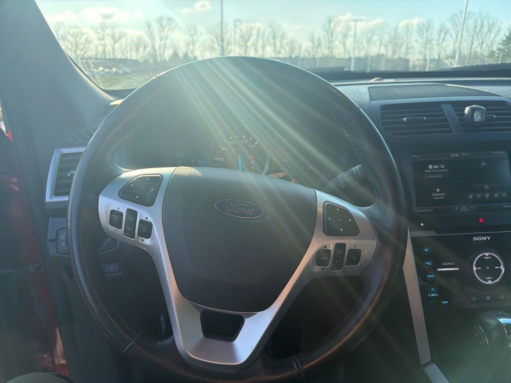 Used 2015 Ford Explorer Limited w/ Equipment Group 302A image 3