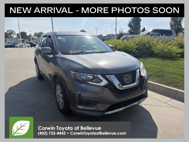 Used 2017 Nissan Rogue S FWD image 1