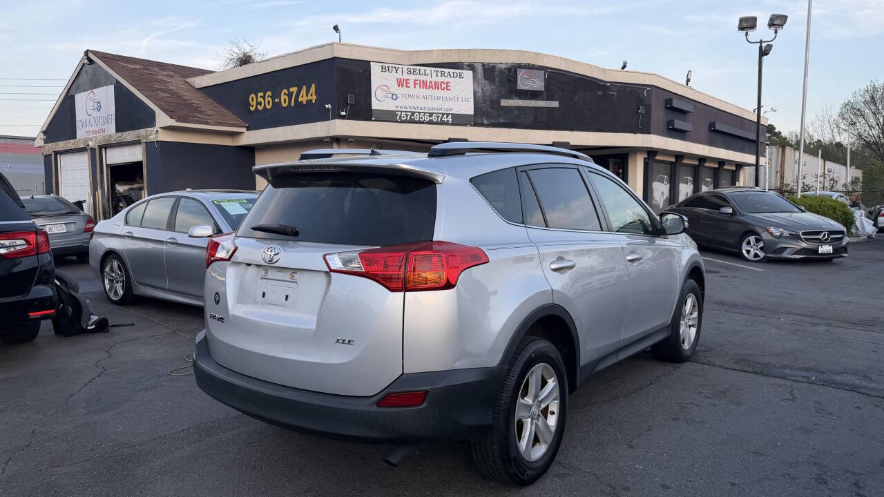 Used 2013 Toyota RAV4 XLE image 14