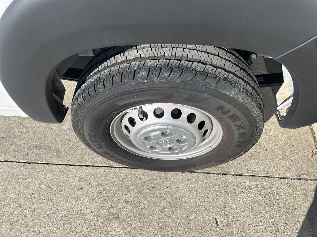 New 2024 RAM ProMaster 2500 w/ Convenience Group image 33