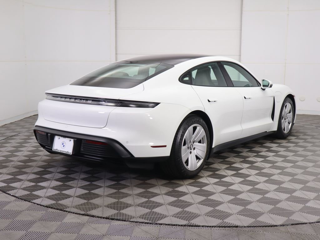 Used 2021 Porsche Taycan image 5