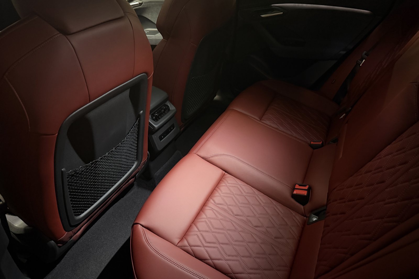 New 2027 Audi SQ6 e-tron Prestige AWD/4WD image 11