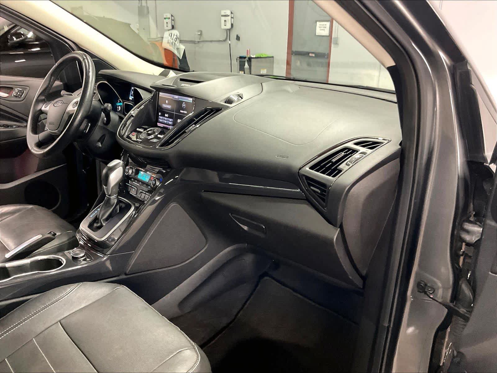 Used 2014 Ford Escape Titanium w/ Equipment Group 401A FWD image 17